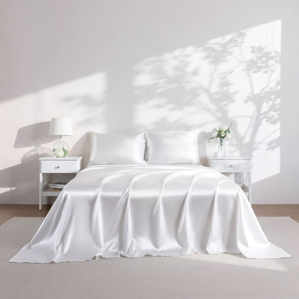 4-Piece Satin Sheet Set by Yalamila