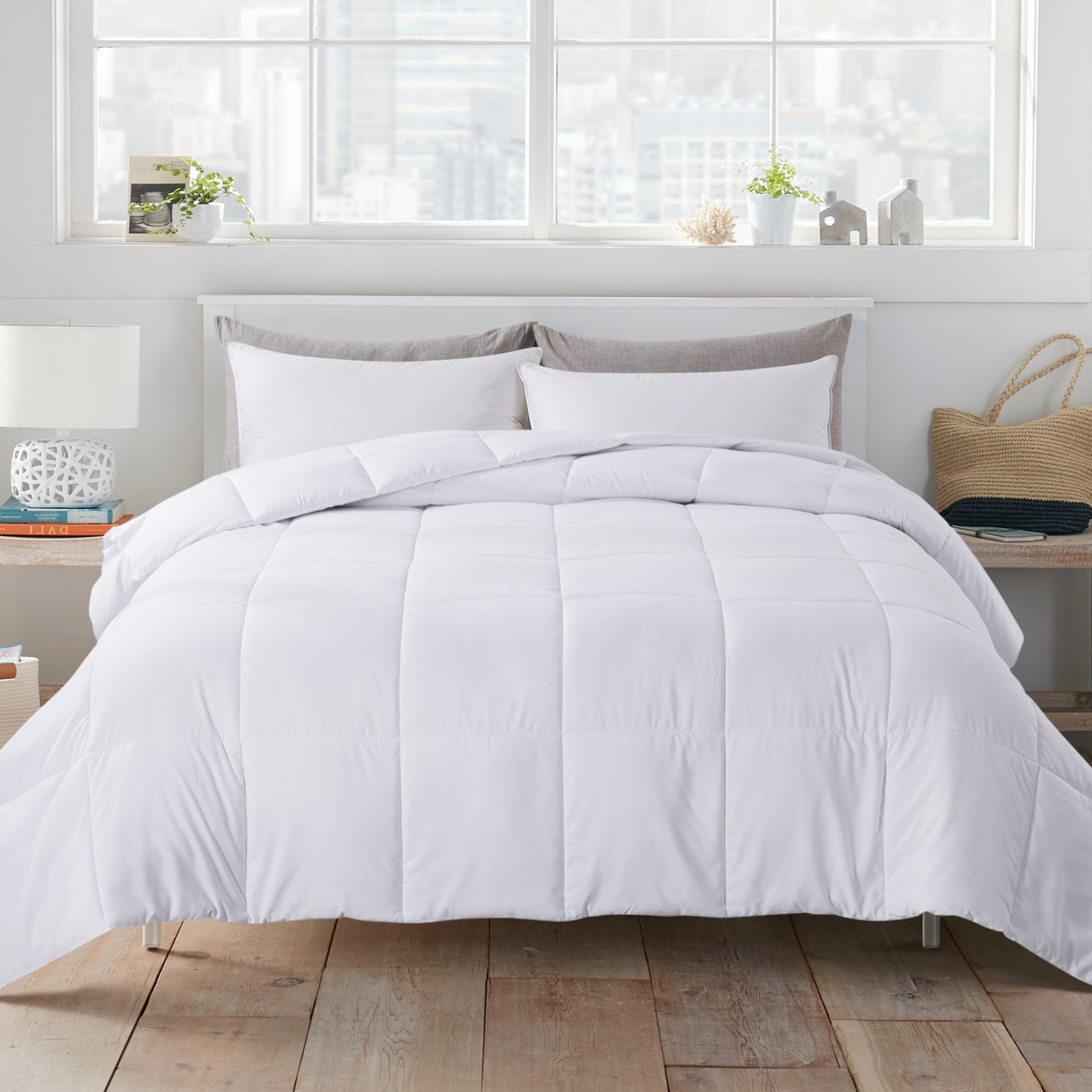 White All Season Down Alternative Quilted Comforter by WhatsBedding