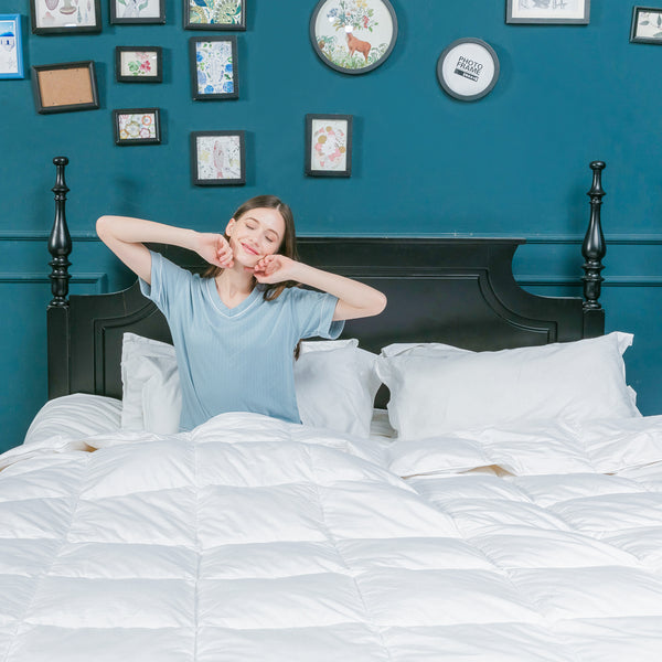 Lightweight Down Comforter for Summer by DOWNCOOL