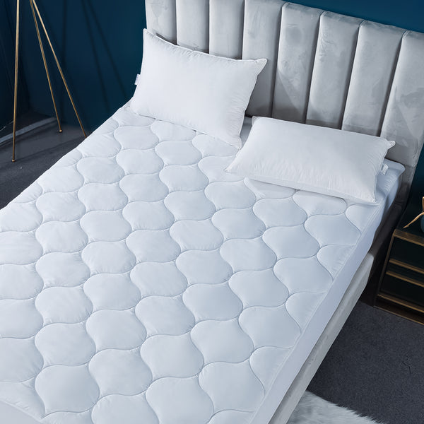 Cooling Mattress Pad by Decroom