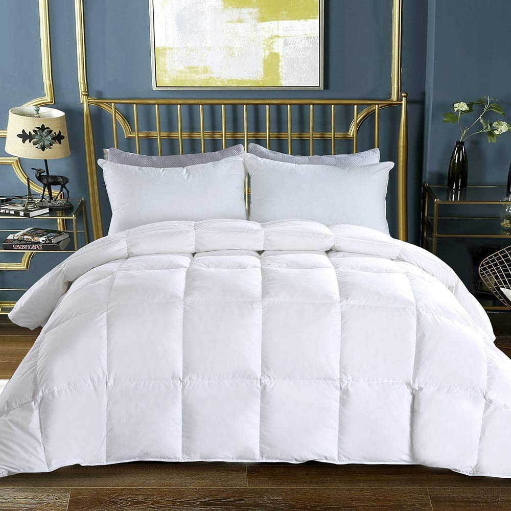 100% Cotton Heavyweight Down Comforter by WhatsBedding